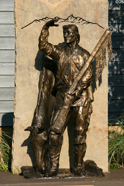 Jim Bridger (1804-81) sculpture (2004) by Tom Beard (318 West Pacific Ave.). Independence, MO.