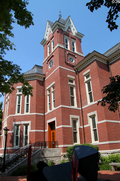 Pickard Hall (1892) hosts Museum of Art & Archaeology of University of Missouri on the quad. Columbia, MO.