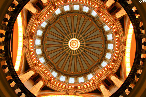 Dome interior of Mississippi State Capitol. Jackson, MS.