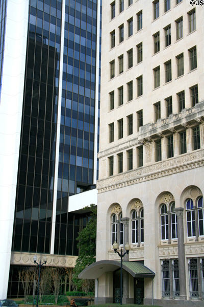 Regions Plaza (1975) (22 floors) & Regions Bank Building (1929) (18 floors) (200 East Capitol St.). Jackson, MS.