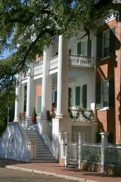 Old south feel of Choctaw House. Natchez, MS.