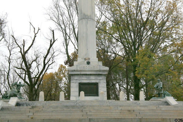Statues at base of Wisconsin State Memorial. Vicksburg, MS.