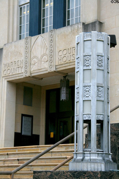 Entrance of Warren County Courthouse. Vicksburg, MS.