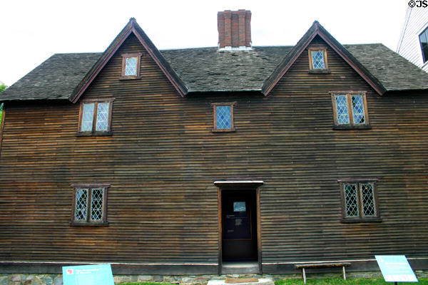 Sherburne house (c1695, expanded c1705) at Strawbery Banke open air museum. Portsmouth, NH. Style: New England Colonial.