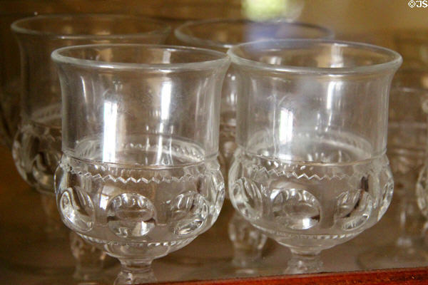 Clear King's Crown glasses in Aspet at Saint-Gaudens NHS. Cornish, NH.