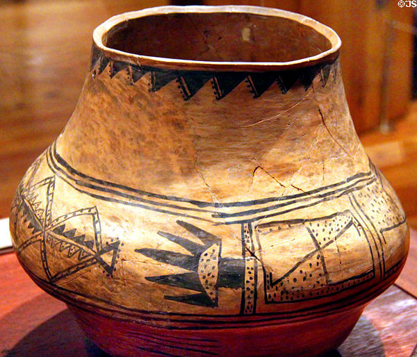 Sankawi pueblo Indian black-on-cream pottery jar (16thC) at New Mexico History Museum. Santa Fe, NM.
