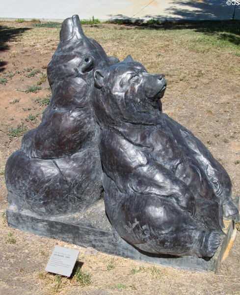 Les Bears statue (1991) by Dan Ostermiller at Albuquerque Museum. Albuquerque, NM.