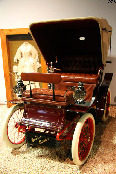 De Dion - Bouton Model A (1901) of Brooklyn at National Automobile Museum. Reno, NV.