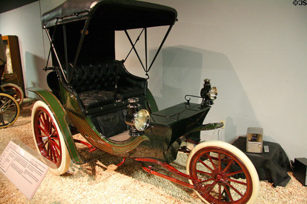 Duryea 3-wheeled Phaeton (1903) of Reading, PA at National Automobile Museum. Reno, NV.