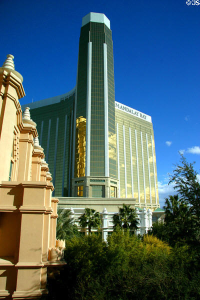 Mandalay Bay Hotel & Casino (1999) (43 floors) (3950 Las Vegas Blvd. South). Las Vegas, NV. Architect: Klai Juba Architects + WorthGroup.