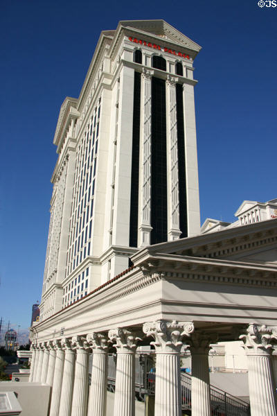 One of five Towers of Caesars Palace (1998) (29 floors) (3570 Las Vegas Blvd. South). Las Vegas, NV. Architect: Bergman, Walls & Assoc..