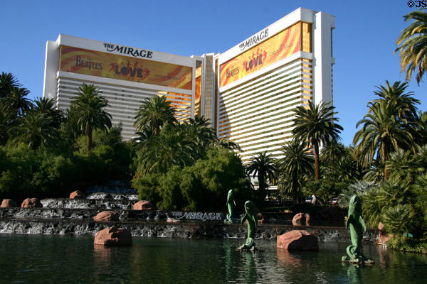The Mirage Hotel & Casino (1989) (31 floors) (3400 Las Vegas Blvd. South). Las Vegas, NV. Architect: Bergman, Walls & Assoc. + Marnell Corrao Assoc..