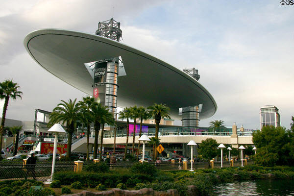 The Cloud is theme structure of Fashion Show Mall (3200 Las Vegas Blvd. South). Las Vegas, NV. Architect: Sussman/Prejza & Co..