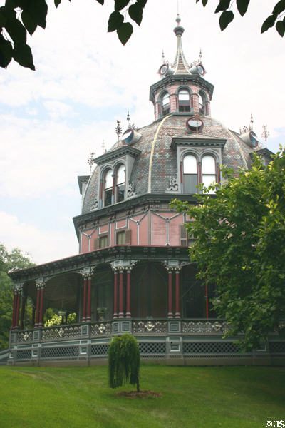 Armour-Stiner Octagon House (1860s). Irvington, NY. Style: Octagon. On National Register.