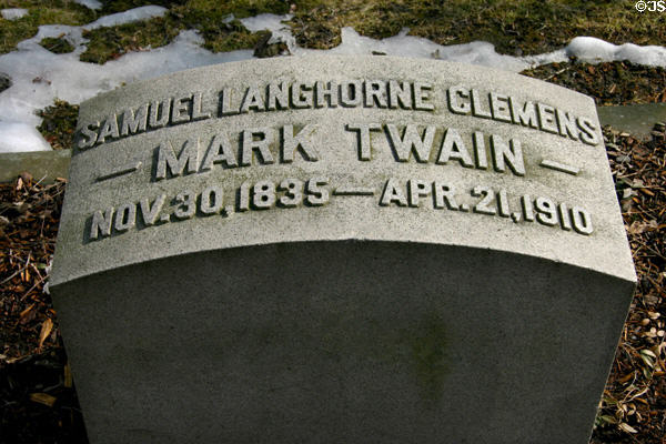 Tombstone of Samuel Langhorne Clemens, Mark Twain, Nov. 30, 1835-Apr. 21, 1910. Elmira, NY.