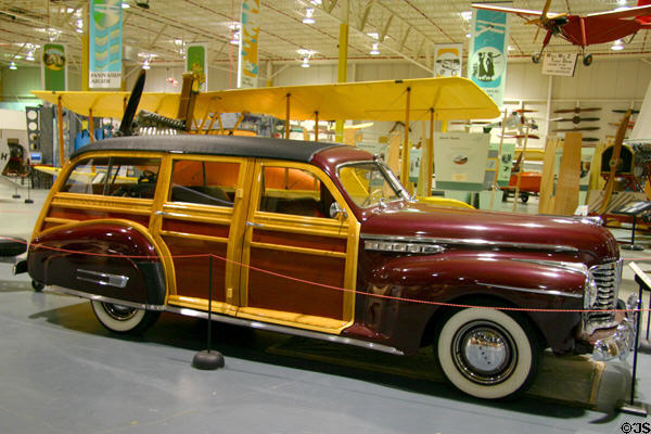 Buick Estate Wagon (1941) at Curtiss Museum. Hammondsport, NY.