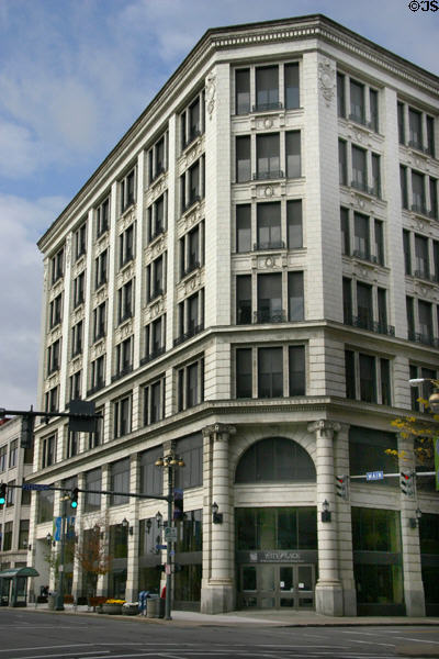City Place building (1904) (8 floors) with Terra Cotta facade (50 West Main at Fitzhugh). Rochester, NY.