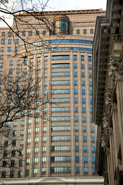 Foley Square Federal Office Building (1991-5) (290 Broadway) (34 Floors). New York, NY. Architect: Helmuth, Obata, Kassabaum (HOK).