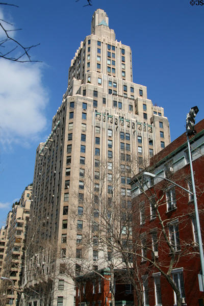 1 Fifth Ave. (1926) was hotel, now a co-op on Washington Square. New York, NY. Style: Art Deco. Architect: Helmle, Corbett & Harrison + Sugarman & Berger.