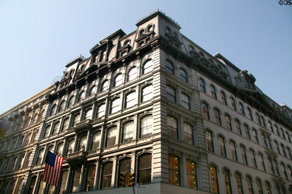 Facade of Arnold Constable department store (887 Broadway). New York, NY.