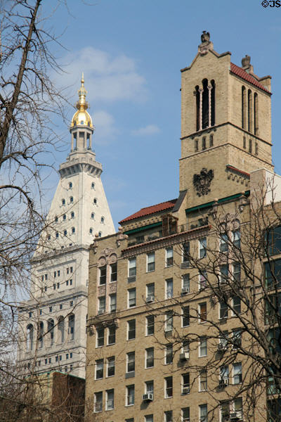 60 Gramercy Park North Building (1929) (16 floors) & Metropolitan Life tower beyond. New York, NY. Architect: Emery Roth.