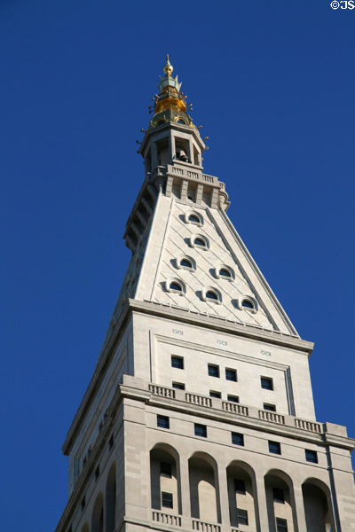 Peak of Metropolitan Life Insurance Company tower. New York, NY.