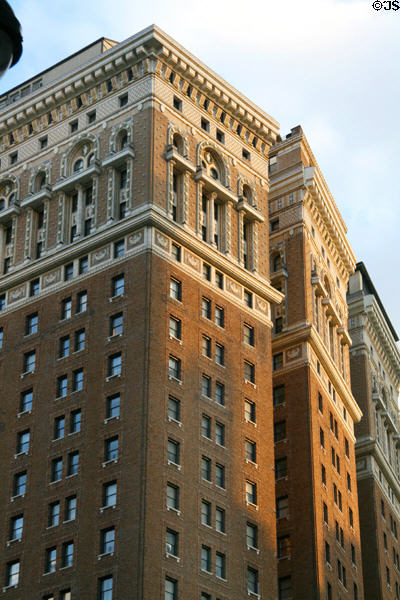 Herald Towers Apartments (former Hotel McAlpin) (1912) (1300 Broadway) (25 floors). New York, NY. Architect: F.M. Andrews & Co..