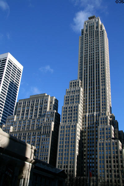 Salmon Tower (1927) (11 West 42nd St.) (32 floors) & 500 Fifth Ave. NY. Architect: York & Sawyer.