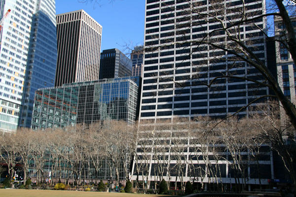 HBO Headquarters (17 floors) by Kohn Pedersen Fox Assoc. NY.