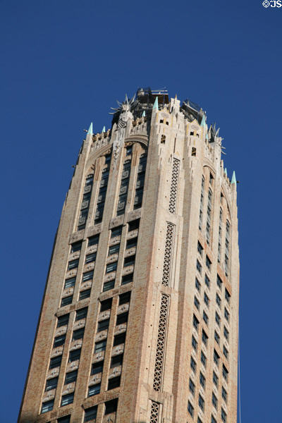 RCA Victor [aka General Electric] Building (1931) (570 Lexington Ave. at 51st St.) (50 floors). New York, NY. Style: Art Deco. Architect: Cross & Cross.