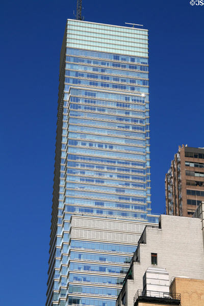 Bloomberg Tower (2005) (731 Lexington Ave.) (54 floors). New York, NY. Architect: Cesar Pelli & Assoc. Architects + Schuman, Lichtenstein, Claman & Efron.