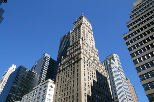 Ritz Hotel Tower (1926) (109 East 57th St. at Park Ave.) (41 floors). New York, NY. Architect: Emery Roth & Sons + Carerre & Hastings.