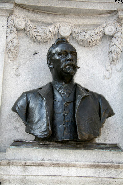 Bust of Richard Morris Hunt (1898) by Daniel Chester French at Hunt's memorial in Central Park. New York, NY.