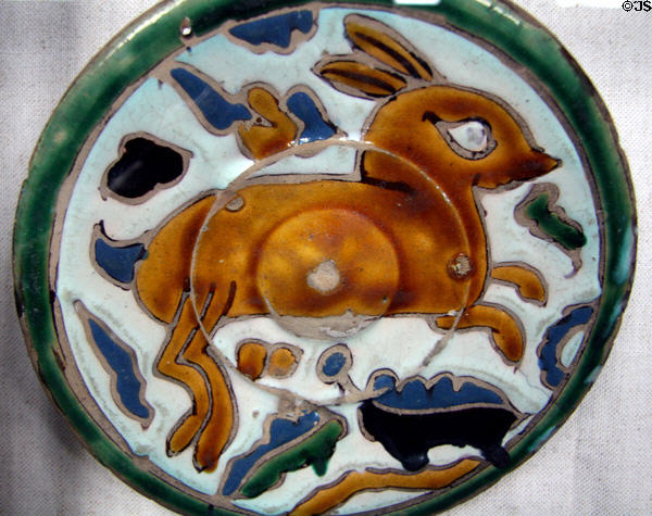 Plate with rabbit (15thC) from Seville at Hispanic Society of America Museum. New York, NY.