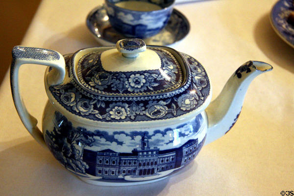 Staffordshire pearlware teapot (1815-29) with print of New York City Hall, attributed to Joseph Stubbs at Mount Vernon Hotel Museum. New York, NY.