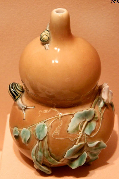 Porcelain vase with snails (1900) by Léon Kann for Sèvres of France at Metropolitan Museum of Art. New York, NY.