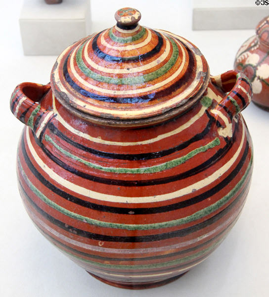 Earthenware sugar pot with slip decoration (1821) from Piedmont region of North Carolina at Metropolitan Museum of Art. New York, NY.