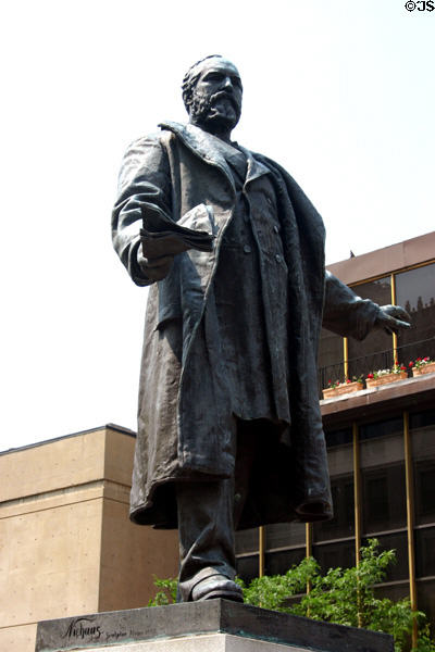 President James Garfield statue by Niehaus of Rome (1885) in Piatt Park. Cincinnati, OH.
