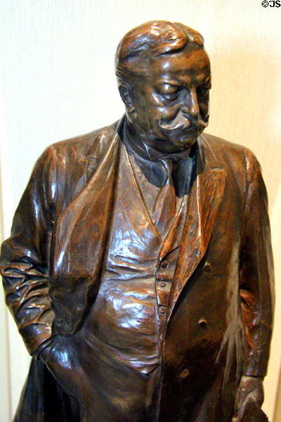 Statue of William Howard Taft at Taft House NHS. Cincinnati, OH.