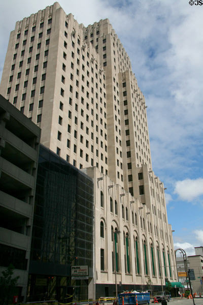 National City Bank (former Ohio Bank, Owens-Illinois) Building (1932) (27 floors) (405 Madison Ave.). Toledo, OH. Architect: Mills, Rhines, Bellman & Nordhoff.
