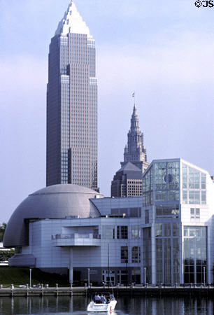 Key Tower (1991) (57 floors) (127 Public Square) plus Terminal Tower behind Great Lakes Science Center. Cleveland, OH. Architect: Cesar Pelli + Kendall/Heaton Assoc..
