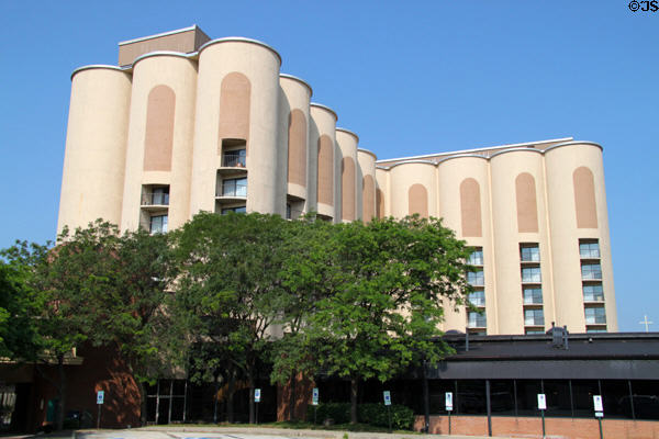 Quaker Square Inn, University of Akron (former Quaker Oats silos) (1932) (135 South Broadway). Akron, OH. On National Register.