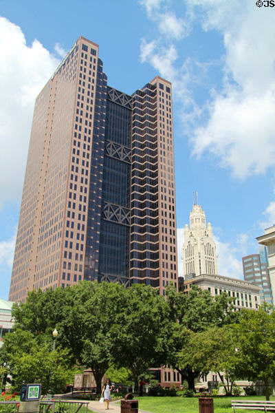 Huntington Center (1984) (41 South High St.) (37 floors). Columbus, OH. Architect: Skidmore, Owings & Merrill.