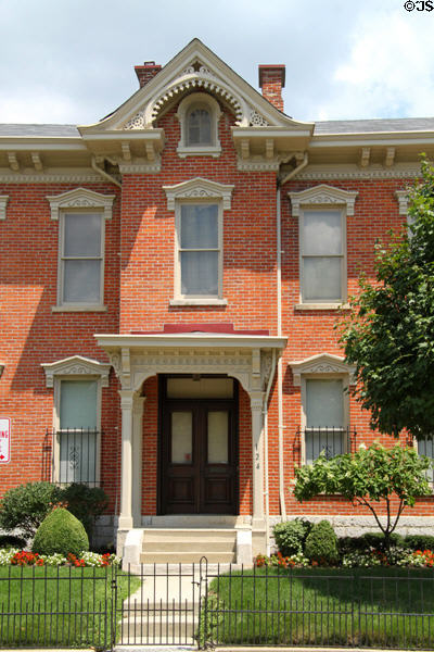 Facade of Italianate house (124 Washington St.). Columbus, OH.