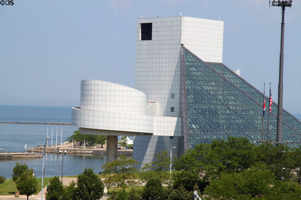 Rock & Roll Hall of Fame & Museum (1995). Cleveland, OH. Architect: I.M. Pei.