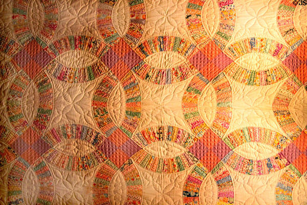 Double wedding ring pieced quilt (1930) by Letha Lasely Russell of Shaker Heights, OH at Cleveland History Center. Cleveland, OH.