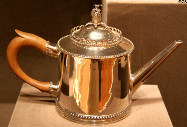 American silver teapot (1790) by John David at Cleveland Museum of Art. Cleveland, OH.