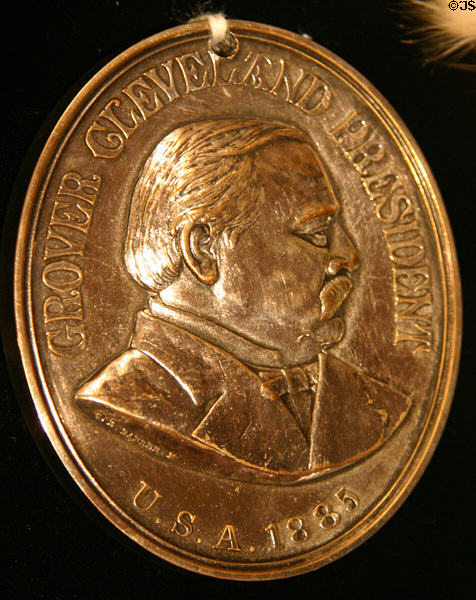 Medal of 22 & 24th President Grover Cleveland (1885-1889 + 1893-1897) lived (1837-1908). OK.