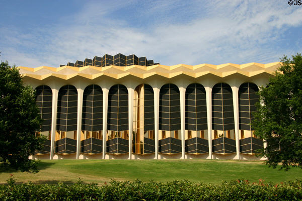 Graduate Center of Oral Roberts University. Tulsa, OK. Architect: Frank Wallace.