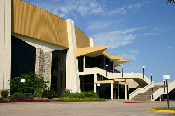 Mabee Center of Oral Roberts University. Tulsa, OK. Architect: Frank Wallace.